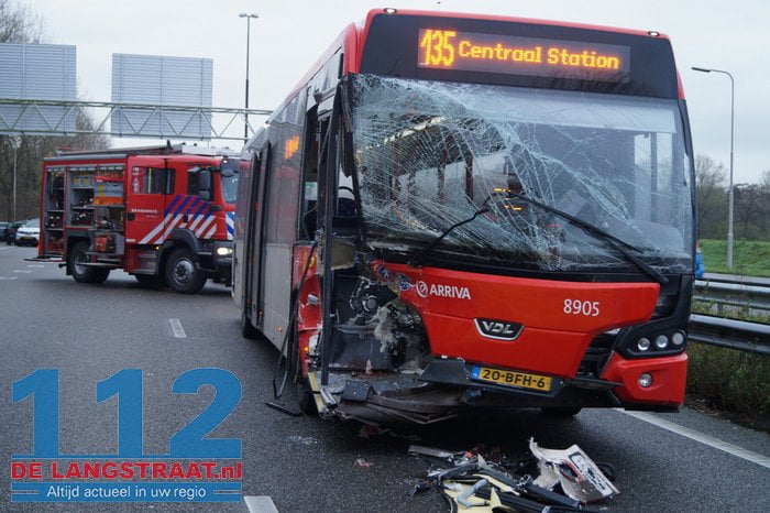 2015-11-25-7950-Lijnbus betrokken bij ernstig ongeval A59 Vlijmen zeker 6 gewonden