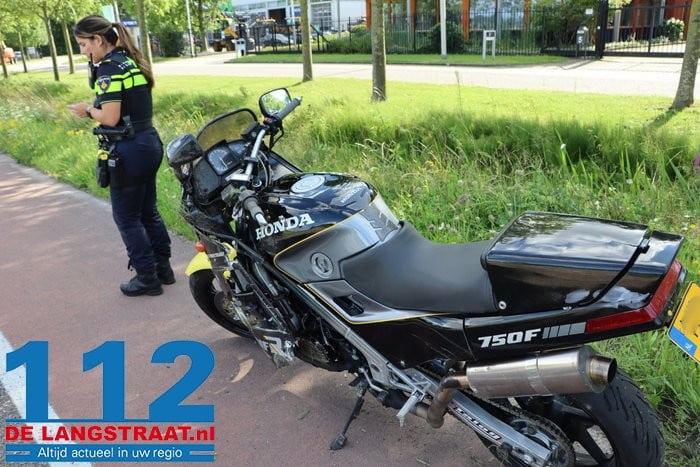 Motorrijder Gaat Hard Onderuit En Raakt Gewond Op Abt Van Engelenlaan ...