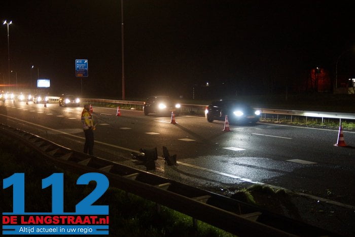 Gewonden door botsing met vrachtwagen op A59 bij Nieuwkuijk, sportauto met schunnige tekst brandt uit 21 Gewonden door botsing met vrachtwagen op A59 bij Nieuwkuijk, sportauto met schunnige tekst brandt uit 112 De Langstraat