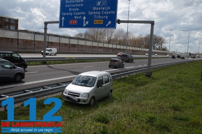 Bestuurder komt in berm terecht langs A59 in Waalwijk 5 Bestuurder komt in berm terecht langs A59 in Waalwijk 112 De Langstraat