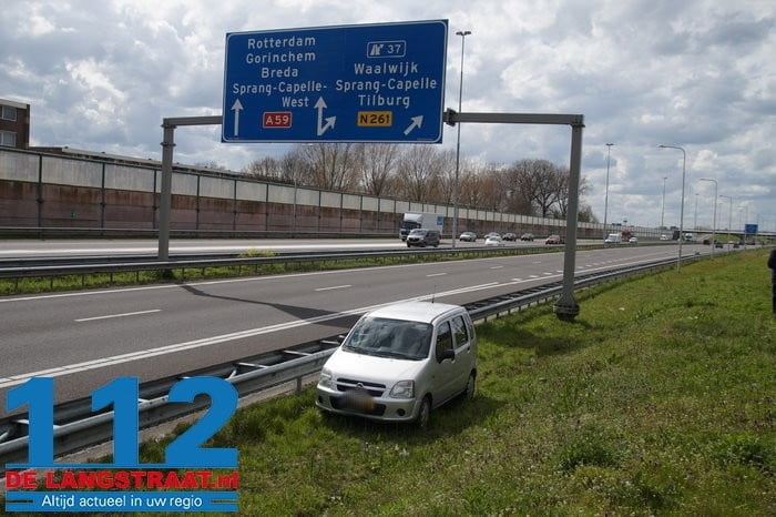 Bestuurder komt in berm terecht langs A59 in Waalwijk 6 Bestuurder komt in berm terecht langs A59 in Waalwijk 112 De Langstraat