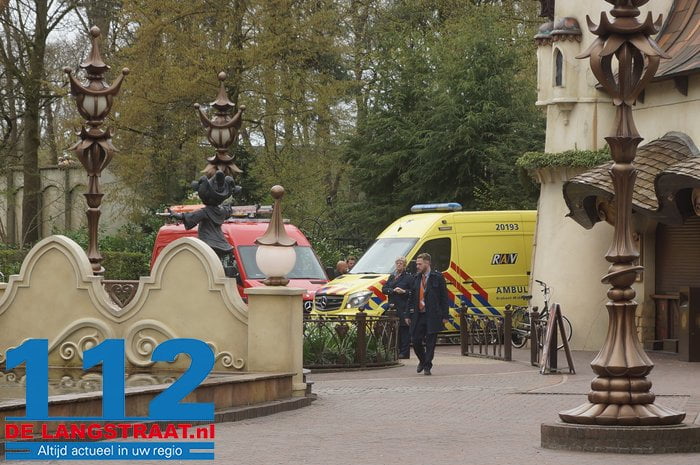 Traumahelikopter landt middenin de Efteling, uitkijktoren Pagode staat even stil 5 Traumahelikopter landt middenin de Efteling, uitkijktoren Pagode staat even stil 112 De Langstraat