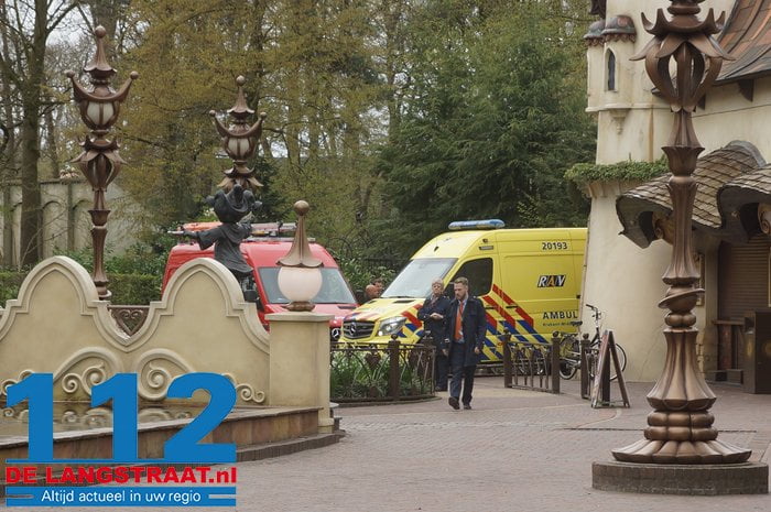 Traumahelikopter landt middenin de Efteling, uitkijktoren Pagode staat even stil 6 Traumahelikopter landt middenin de Efteling, uitkijktoren Pagode staat even stil 112 De Langstraat