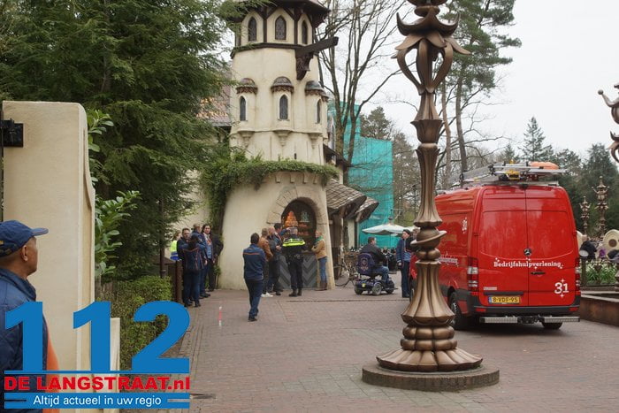 Traumahelikopter landt middenin de Efteling, uitkijktoren Pagode staat even stil 8 Traumahelikopter landt middenin de Efteling, uitkijktoren Pagode staat even stil 112 De Langstraat