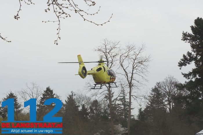 Traumahelikopter landt middenin de Efteling, uitkijktoren Pagode staat even stil 13 Traumahelikopter landt middenin de Efteling, uitkijktoren Pagode staat even stil 112 De Langstraat