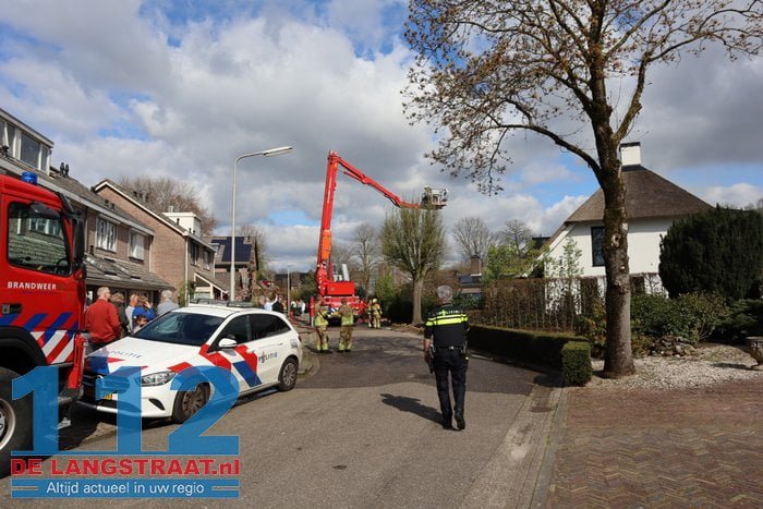 Schade groot na brand in rieten dak van villa in Drunen 11 Schade groot na brand in rieten dak van villa in Drunen 112 De Langstraat