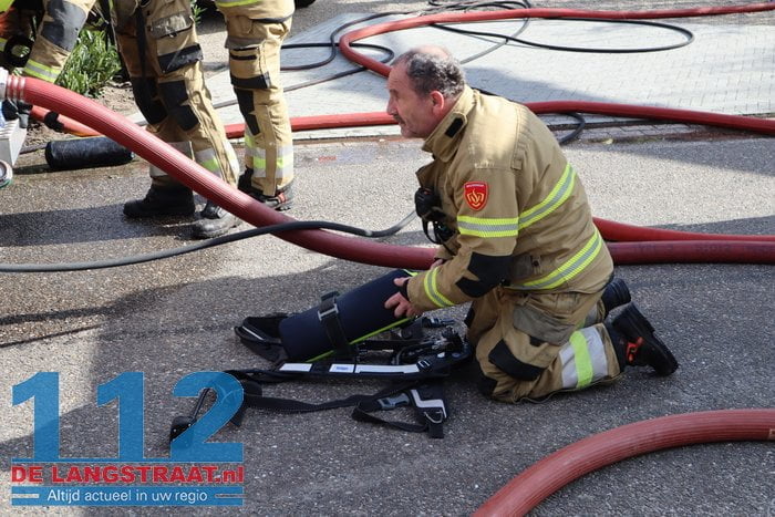 Schade groot na brand in rieten dak van villa in Drunen 24 Schade groot na brand in rieten dak van villa in Drunen 112 De Langstraat