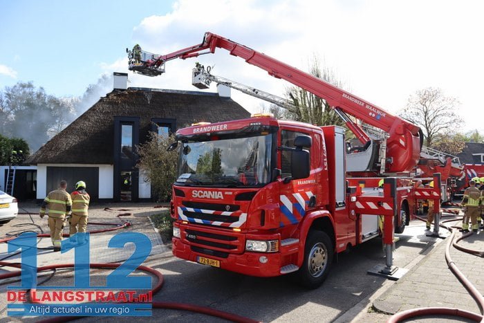 Schade groot na brand in rieten dak van villa in Drunen 29 Schade groot na brand in rieten dak van villa in Drunen 112 De Langstraat