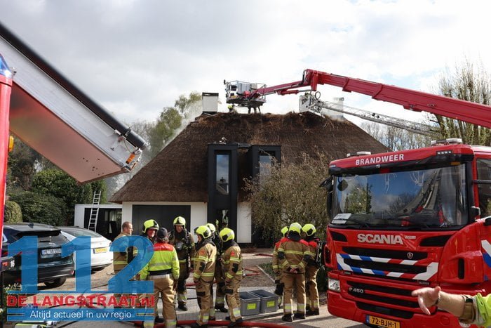 Schade groot na brand in rieten dak van villa in Drunen 33 Schade groot na brand in rieten dak van villa in Drunen 112 De Langstraat