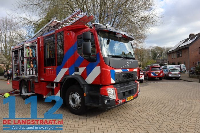 Schade groot na brand in rieten dak van villa in Drunen 44 Schade groot na brand in rieten dak van villa in Drunen 112 De Langstraat