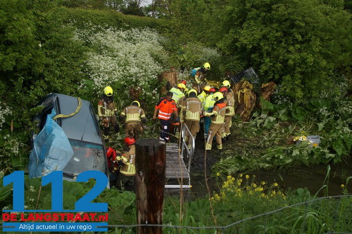 Automobilist belandt in sloot in Meeuwen, brandweer bevrijdt hem uit zijn voertuig 6 Automobilist belandt in sloot in Meeuwen, brandweer bevrijdt hem uit zijn voertuig 112 De Langstraat