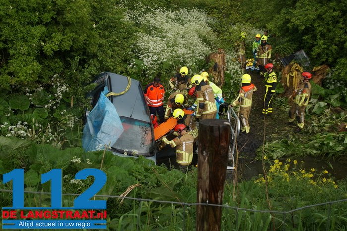 Automobilist belandt in sloot in Meeuwen, brandweer bevrijdt hem uit zijn voertuig 7 Automobilist belandt in sloot in Meeuwen, brandweer bevrijdt hem uit zijn voertuig 112 De Langstraat