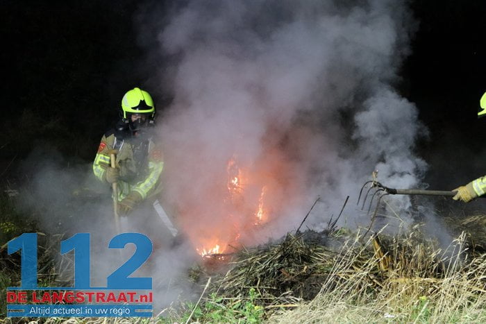 Hooibalen in brand Halve Zolenpad Sprang-Capelle 9 Hooibalen in brand Halve Zolenpad Sprang-Capelle 112 De Langstraat