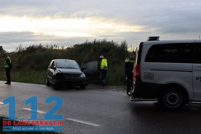 Twee auto’s botsen op elkaar Eftelingsestraat Kaatsheuvel 2 Twee auto’s botsen op elkaar Eftelingsestraat Kaatsheuvel 112 De Langstraat