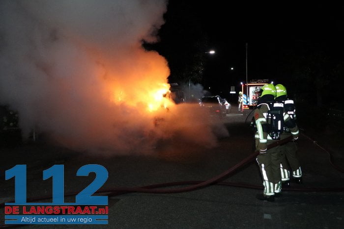 Bestelbus gaat in vlammen op Sprang-Capelle 10 Bestelbus gaat in vlammen op Sprang-Capelle 112 De Langstraat