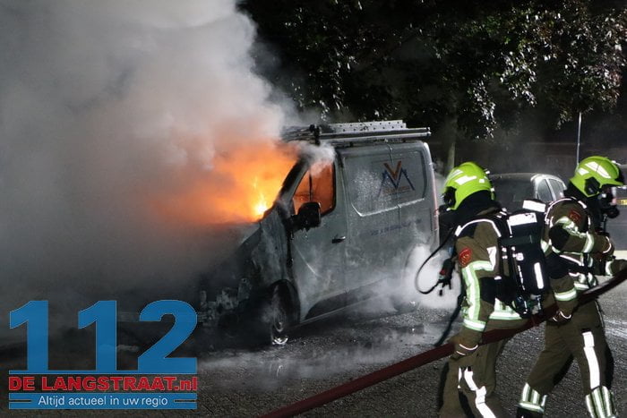 Bestelbus gaat in vlammen op Sprang-Capelle 11 Bestelbus gaat in vlammen op Sprang-Capelle 112 De Langstraat