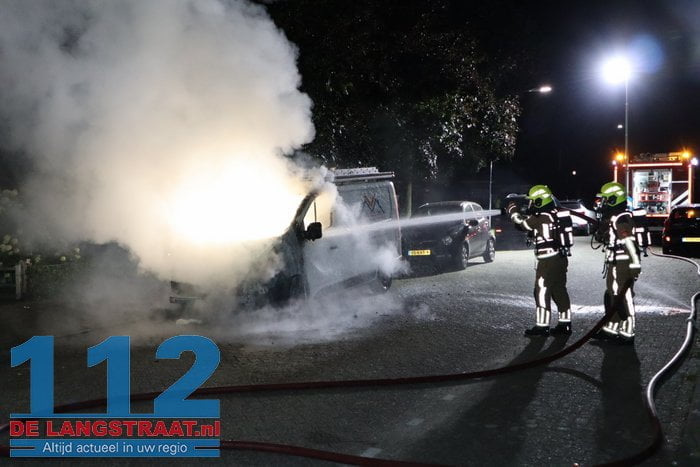 Bestelbus gaat in vlammen op Sprang-Capelle 12 Bestelbus gaat in vlammen op Sprang-Capelle 112 De Langstraat
