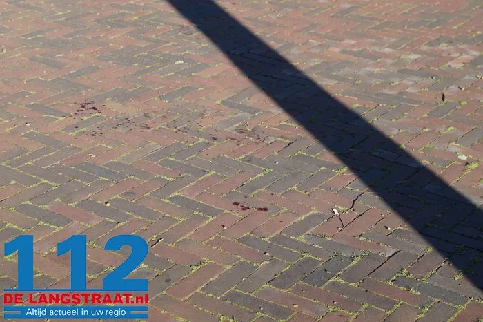 Gewonde bij steekpartij in Drunen, politie gaat met meerdere eenheden ter plaatse 7 Gewonde bij steekpartij in Drunen, politie gaat met meerdere eenheden ter plaatse 112 De Langstraat