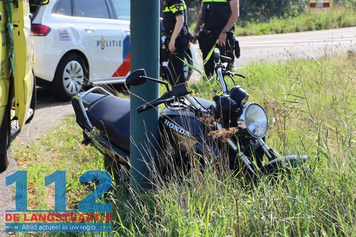 Motorrijder gewond na botsing op rotonde Dongen 6 Motorrijder gewond na botsing op rotonde Dongen 112 De Langstraat