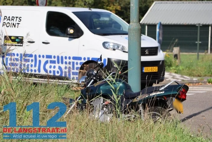 Motorrijder gewond na botsing op rotonde Dongen 8 Motorrijder gewond na botsing op rotonde Dongen 112 De Langstraat