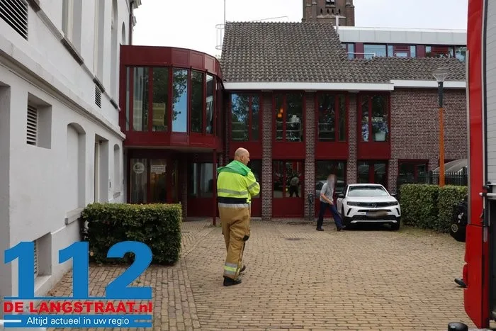 Poederbrief in de postkamer gemeentehuis bevat niets gevaarlijks 14 Poederbrief in de postkamer gemeentehuis bevat niets gevaarlijks 112 De Langstraat