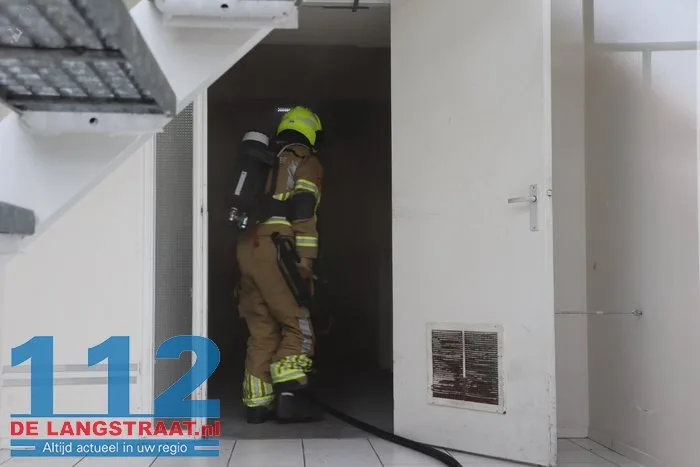Bewoners moeten Waalwijks complex verlaten door brand 3 Bewoners moeten Waalwijks complex verlaten door brand 112 De Langstraat