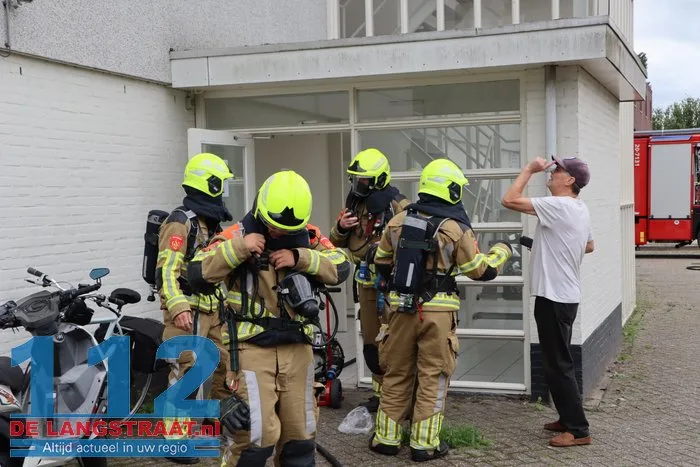 Bewoners moeten Waalwijks complex verlaten door brand 8 Bewoners moeten Waalwijks complex verlaten door brand 112 De Langstraat