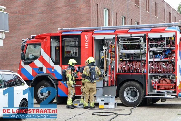 Bewoners moeten Waalwijks complex verlaten door brand 11 Bewoners moeten Waalwijks complex verlaten door brand 112 De Langstraat