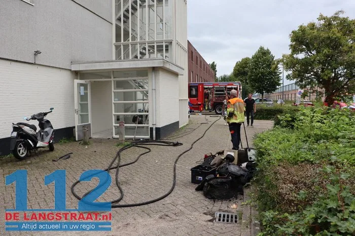 Bewoners moeten Waalwijks complex verlaten door brand 15 Bewoners moeten Waalwijks complex verlaten door brand 112 De Langstraat