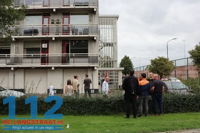 Bewoners moeten Waalwijks complex verlaten door brand 17 Bewoners moeten Waalwijks complex verlaten door brand 112 De Langstraat