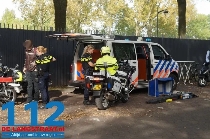 Bromfiets- en scootercontrole Olympiaweg Waalwijk 2 Bromfiets- en scootercontrole Olympiaweg Waalwijk 112 De Langstraat