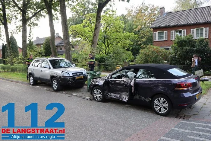 Grote schade na ongeluk in Loon op Zand, drie auto’s weggetakeld 4 Grote schade na ongeluk in Loon op Zand, drie auto’s weggetakeld 112 De Langstraat