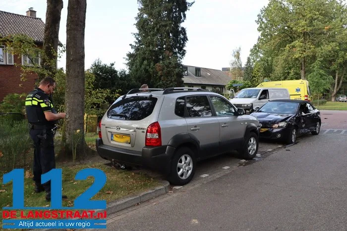 Grote schade na ongeluk in Loon op Zand, drie auto’s weggetakeld 6 Grote schade na ongeluk in Loon op Zand, drie auto’s weggetakeld 112 De Langstraat