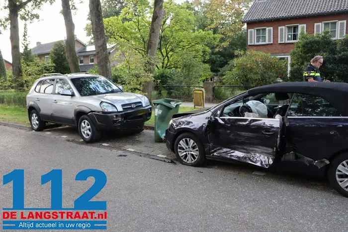 Grote schade na ongeluk in Loon op Zand, drie auto’s weggetakeld 12 Grote schade na ongeluk in Loon op Zand, drie auto’s weggetakeld 112 De Langstraat