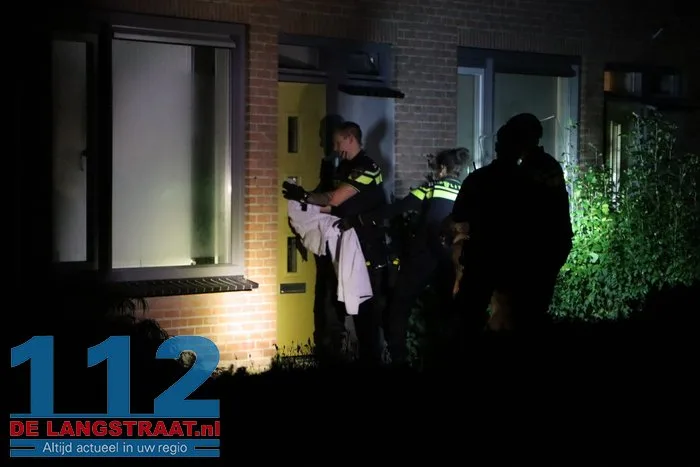 Twee mensen zwaargewond door steekpartij in Sprang-Capelle, verdachte aangehouden 14 Twee mensen zwaargewond door steekpartij in Sprang-Capelle, verdachte aangehouden 112 De Langstraat
