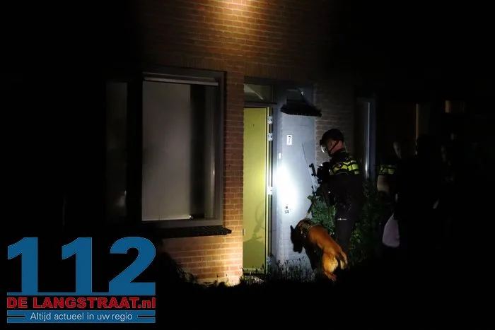 Twee mensen zwaargewond door steekpartij in Sprang-Capelle, verdachte aangehouden 15 Twee mensen zwaargewond door steekpartij in Sprang-Capelle, verdachte aangehouden 112 De Langstraat