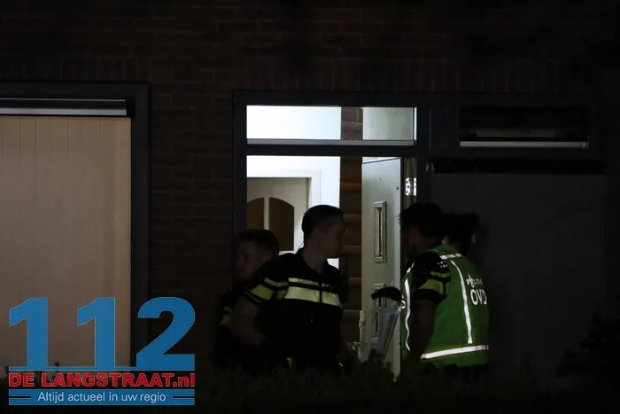 Twee mensen zwaargewond door steekpartij in Sprang-Capelle, verdachte aangehouden 18 Twee mensen zwaargewond door steekpartij in Sprang-Capelle, verdachte aangehouden 112 De Langstraat