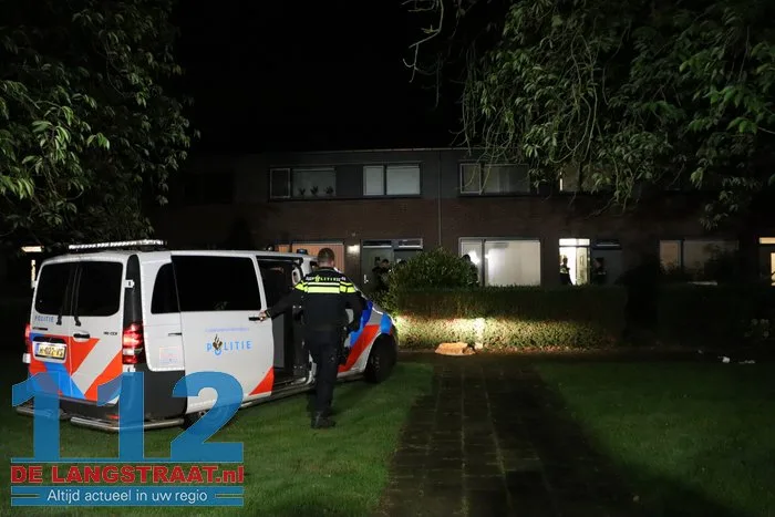 Twee mensen zwaargewond door steekpartij in Sprang-Capelle, verdachte aangehouden 20 Twee mensen zwaargewond door steekpartij in Sprang-Capelle, verdachte aangehouden 112 De Langstraat
