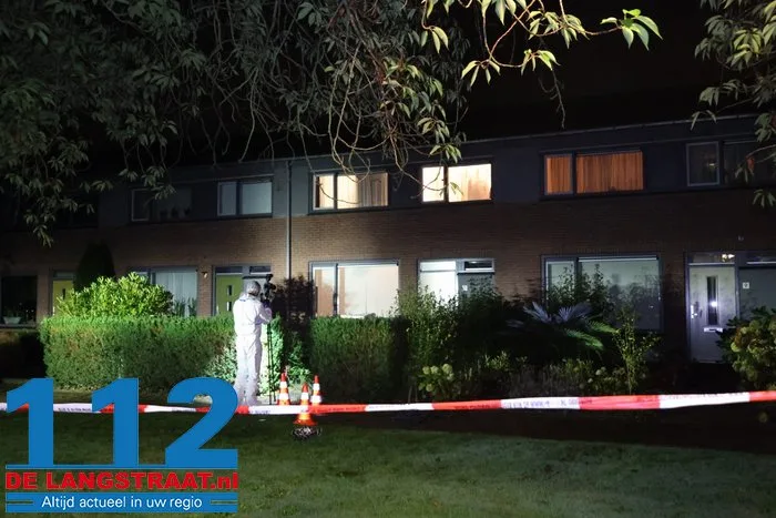 Twee mensen zwaargewond door steekpartij in Sprang-Capelle, verdachte aangehouden 30 Twee mensen zwaargewond door steekpartij in Sprang-Capelle, verdachte aangehouden 112 De Langstraat