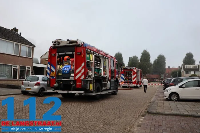 Huis brandt volledig uit in Waalwijk, bewoonster met brandwonden naar ziekenhuis 112 De Langstraat