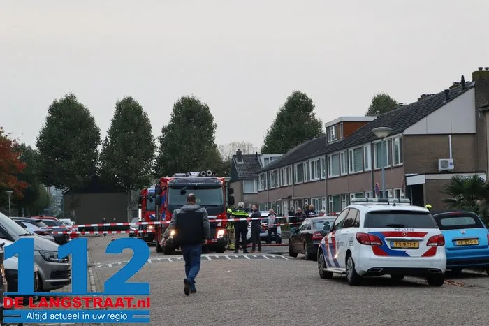 Huis brandt volledig uit in Waalwijk, bewoonster met brandwonden naar ziekenhuis 112 De Langstraat