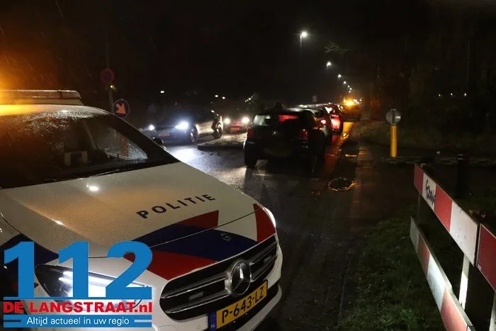Auto's botsen op elkaar Bachlaan Waalwijk. 2 Auto's botsen op elkaar Bachlaan Waalwijk. 112 De Langstraat