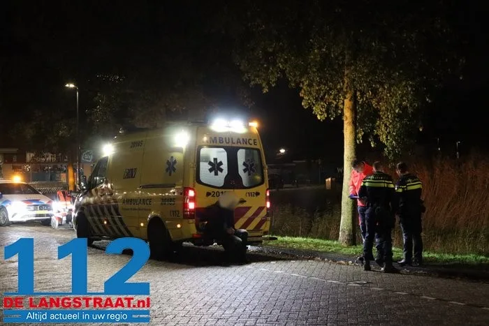Man redt zonder aarzeling dronken man uit water in Waalwijk 5 Man redt zonder aarzeling dronken man uit water in Waalwijk 112 De Langstraat