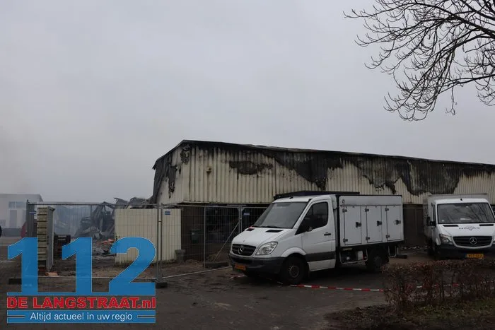 Ravage is groot bij afgebrande ijsfabriek in Waalwijk, politie doet geen verder onderzoek 7 Ravage is groot bij afgebrande ijsfabriek in Waalwijk, politie doet geen verder onderzoek 112 De Langstraat