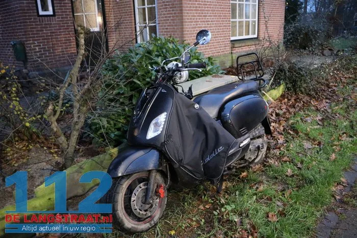 Scooterrijder gewond na botsing met auto Waspik 8 Scooterrijder gewond na botsing met auto Waspik 112 De Langstraat