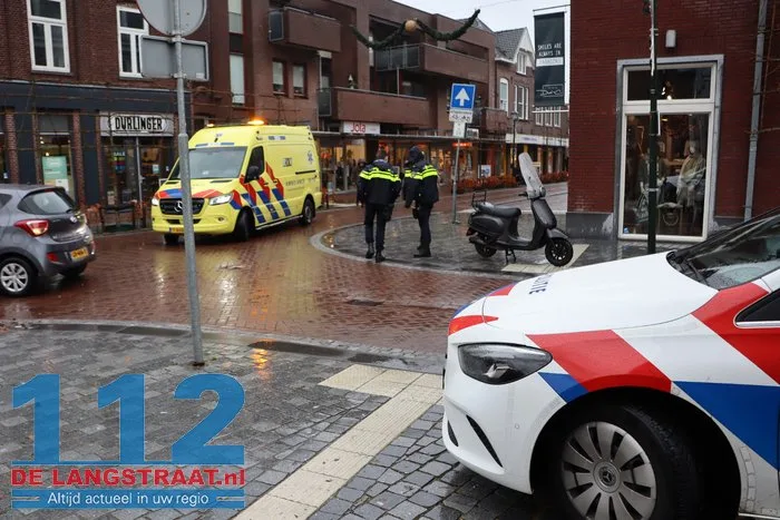 Fietsster naar het ziekenhuis na botsing met scooter in Kaatsheuvel 4 Fietsster naar het ziekenhuis na botsing met scooter in Kaatsheuvel 112 De Langstraat