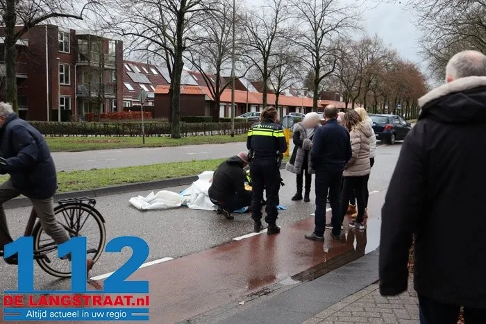 Scooterrijder hard onderuit gegaan in Drunen 2 Scooterrijder hard onderuit gegaan in Drunen 112 De Langstraat