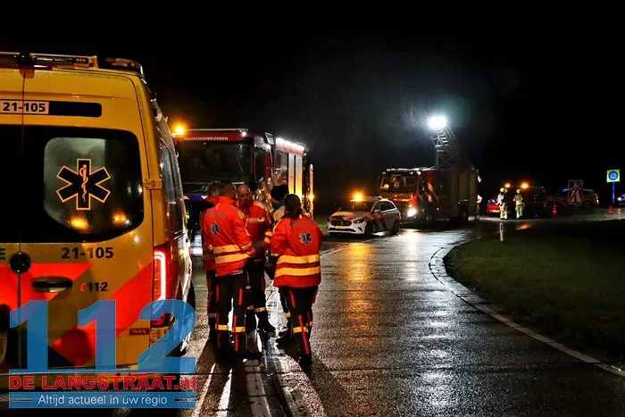 Dode bij ernstig ongeval op toerit A59 in Waalwijk; bestuurder ging ervandoor. 11 Dode bij ernstig ongeval op toerit A59 in Waalwijk; bestuurder ging ervandoor. 112 De Langstraat