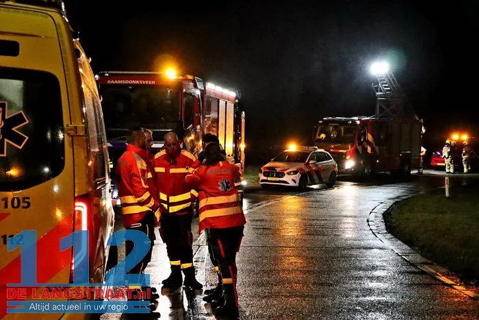 Dode bij ernstig ongeval op toerit A59 in Waalwijk; bestuurder ging ervandoor. 13 Dode bij ernstig ongeval op toerit A59 in Waalwijk; bestuurder ging ervandoor. 112 De Langstraat
