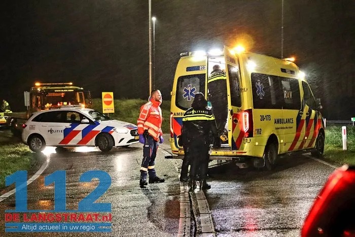 Dode bij ernstig ongeval op toerit A59 in Waalwijk; bestuurder ging ervandoor. 17 Dode bij ernstig ongeval op toerit A59 in Waalwijk; bestuurder ging ervandoor. 112 De Langstraat